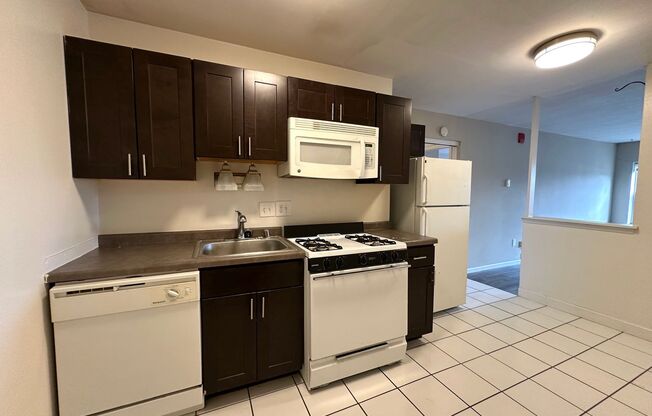 1 bed, 1 bath, $1,195, Unit 302