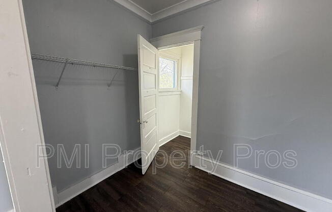 2155 N 32 ST