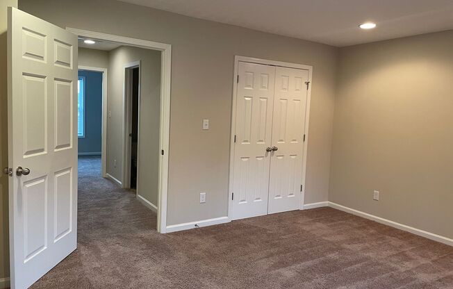 2 beds, 1.5 baths, 1,000 sqft, $985, Unit 407G