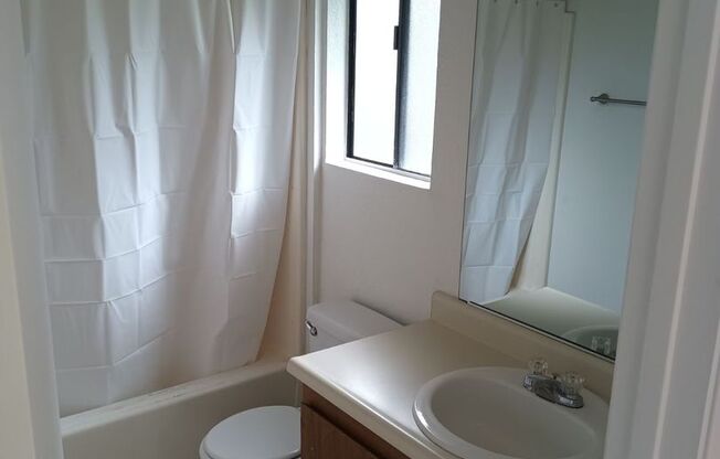 1 bed, 1 bath, $1,600, Unit 682B