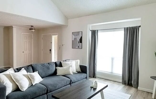 2 Bedroom condo off Jefferson Hwy- Fully Furnished - 6 Month Lease available