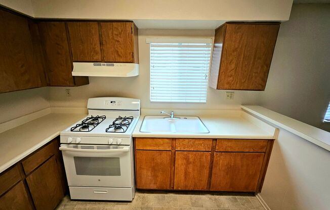 1 bed, 1 bath, $1,575, Unit H