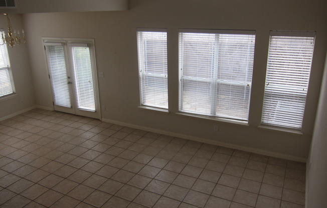 Townhome For Lease in Plano