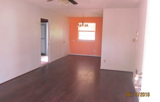 4 beds, 1 bath, $1,450