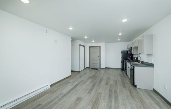 1 bed, 1 bath, 662 sqft, $1,600, Unit 112