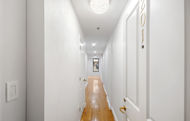 2 beds, 2 baths, 1,027 sqft, $5,200, Unit 201