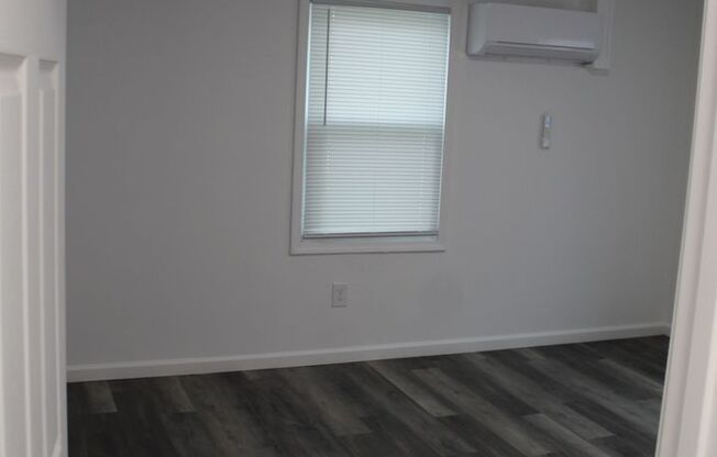 2 beds, 1 bath, 564 sqft, $1,100, Unit 351 Sheffield Ave-Apt. D