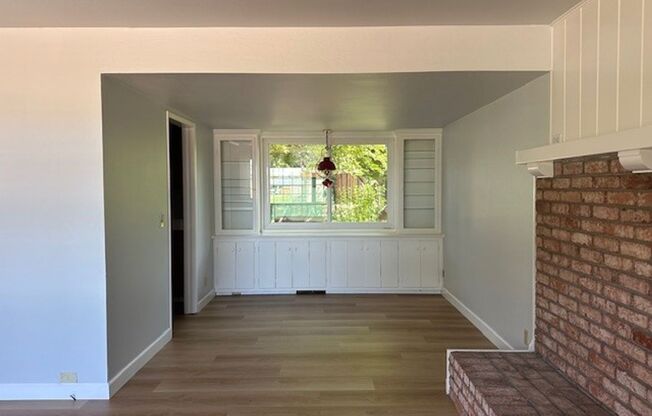 Nice 2-Story Single Family Home With Office and Large Sun Room!