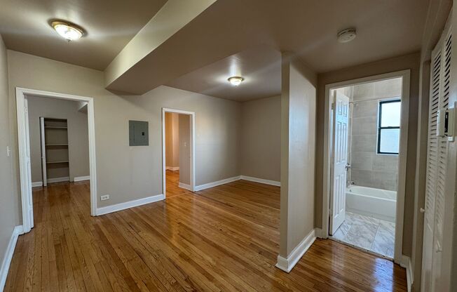 2 beds, 1 bath, $1,150, Unit 4840 #2N