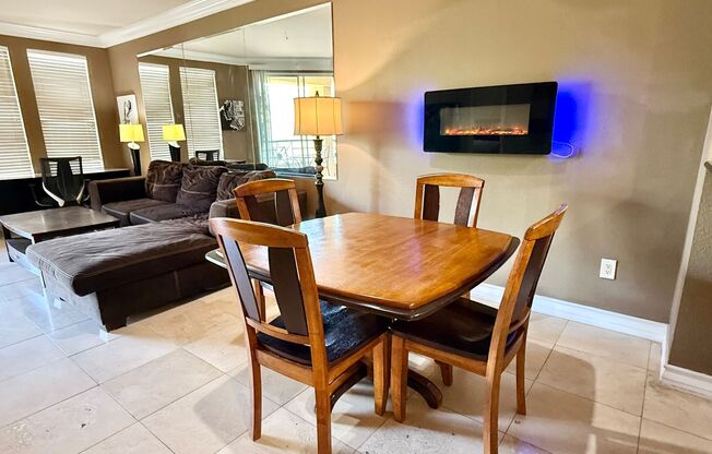 Meridian FURNISHED 2 BDR /2 BATH Luxury Condo - RESORT STYLE LIVING, 1-1/2 Blocks From The Heart Of Strip!