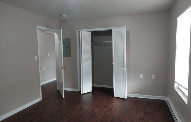 2 beds, 1 bath, 870 sqft, $925, Unit 360 BB05