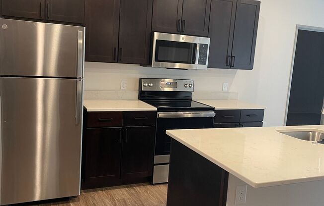 2 beds, 2 baths, 966 sqft, $1,495, Unit #313