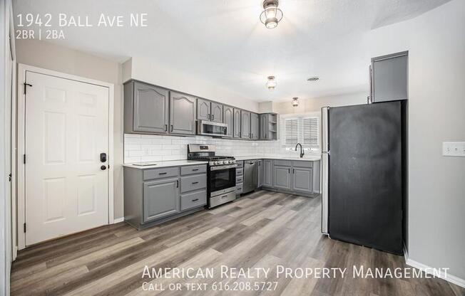 1942 BALL AVE NE