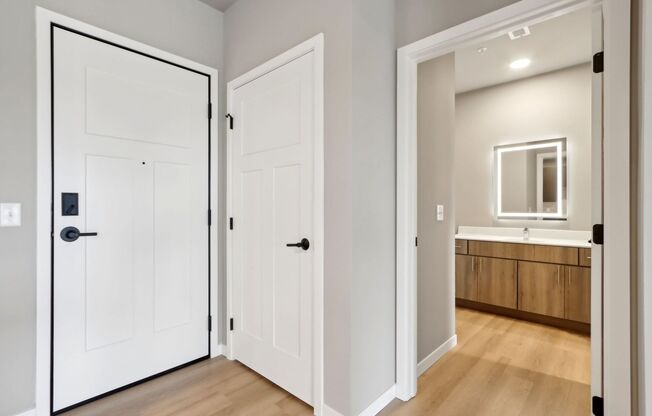 2 beds, 2 baths, 1,136 sqft, $2,370, Unit 5604-124