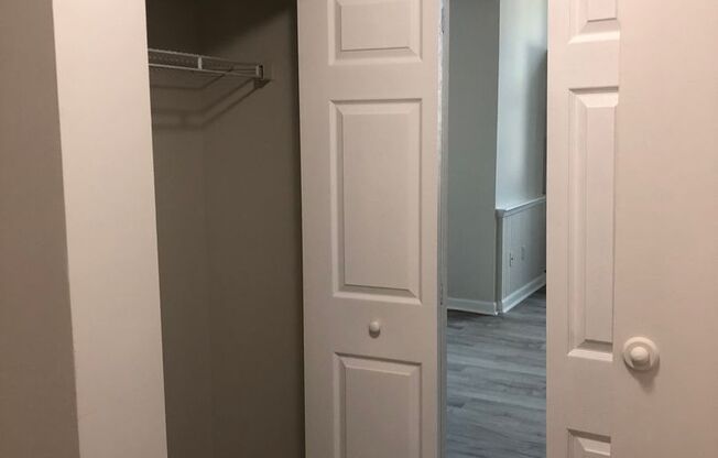 Studio, 1 bath, $1,150, Unit Unit 210