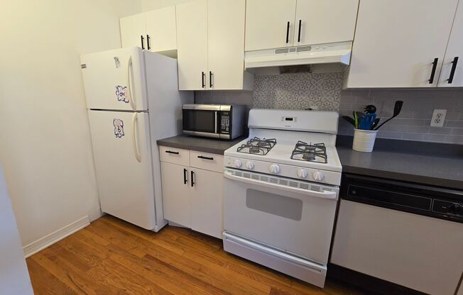 1 bed 1 bath trinity available now