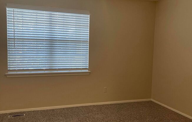 2 beds, 1.5 baths, 950 sqft, $950, Unit 900-3