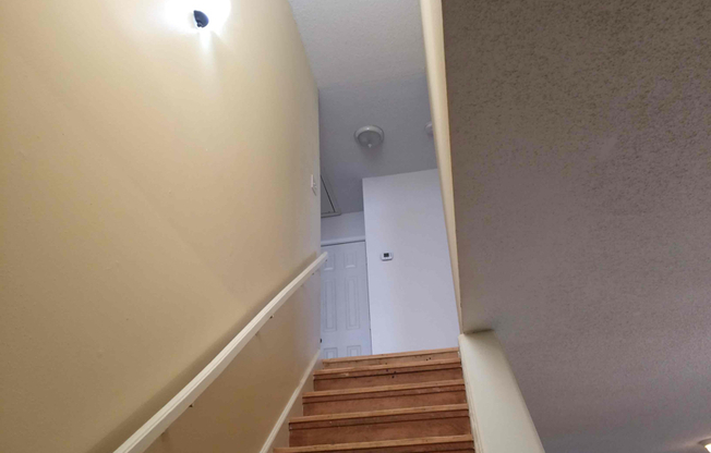 7644 WINDSOR OAKS