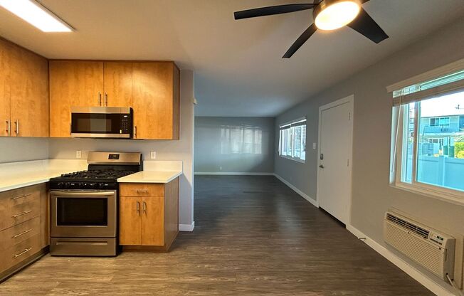 2 beds, 1 bath, 950 sqft, $2,895, Unit 1720-4