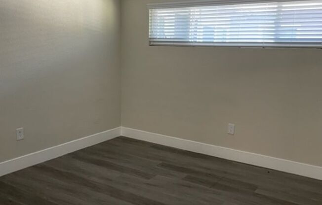 5 beds, 2 baths, 1,750 sqft, $3,995, Unit Unit #4