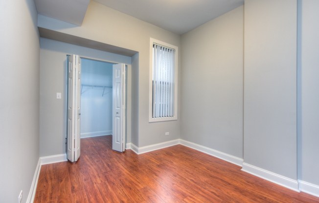 1153 W DIVERSEY