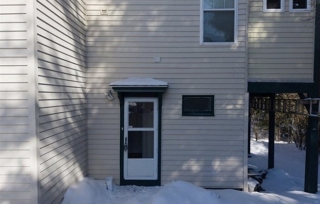 3 beds, 1 bath, 1,138 sqft, $3,300, Unit 1
