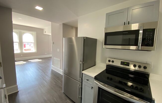 1 bed, 1 bath, 633 sqft, $1,527, Unit 301