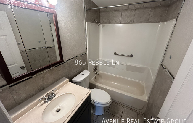 3 beds, 2 baths, 1,215 sqft, $1,475