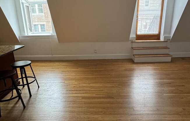 3 beds, 2 baths, 1,600 sqft, $4,200, Unit 3