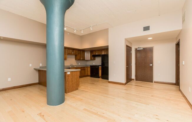2 beds, 1 bath, 1,288 sqft, $1,100, Unit Cornerstone Place - 506