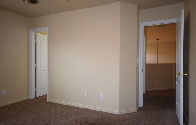 3 beds, 2.5 baths, $2,010