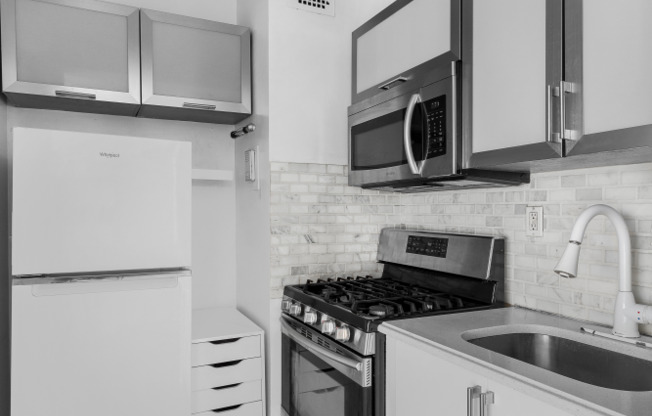 1 bed, 1 bath, $2,750, Unit 10C2