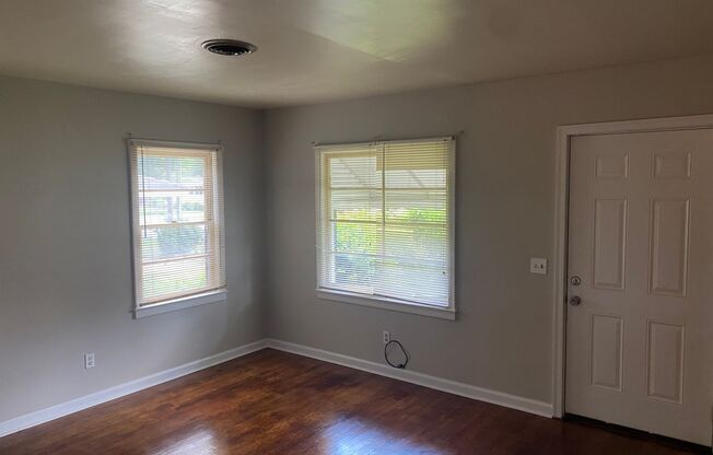 3 beds, 1 bath, $1,050