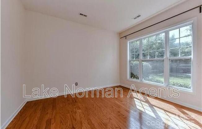 3111 Gloxinia Rd