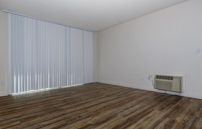 2 beds, 1 bath, 875 sqft, $2,416, Unit Unit 28