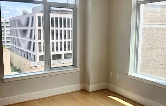 1 bed, 1 bath, $2,750, Unit 825