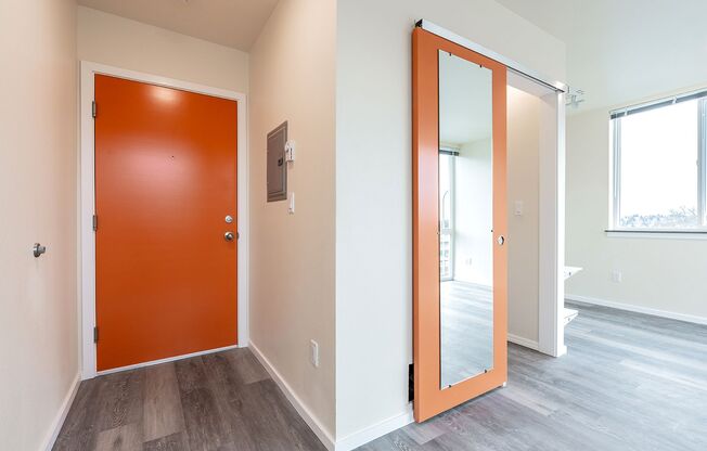 Studio, 1 bath, 175 sqft, $950, Unit 613