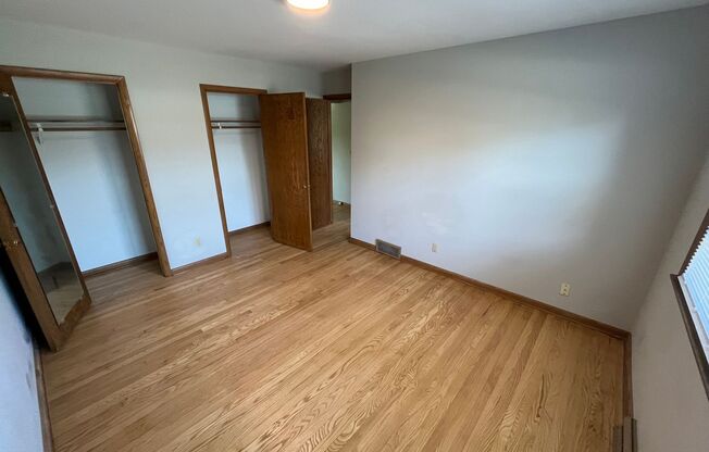 2 beds, 1 bath, $995