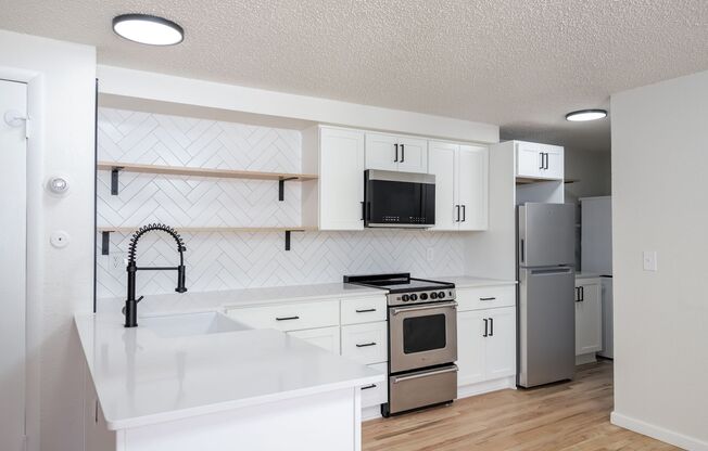 2 beds, 1 bath, 750 sqft, $1,695, Unit 302