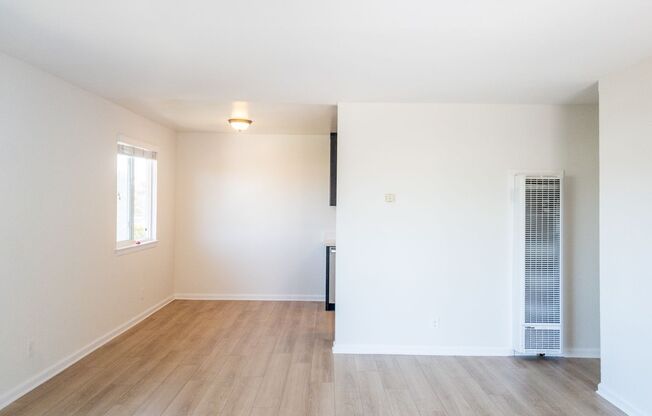 TWO WEEKS FREE RENT! 2BD 1BA Recently Renovated Unit! Parking! PROGRESSIVE