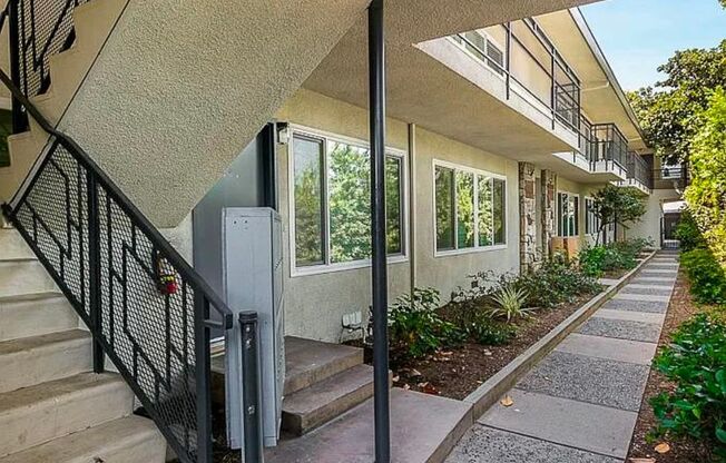 303 N. Oakland