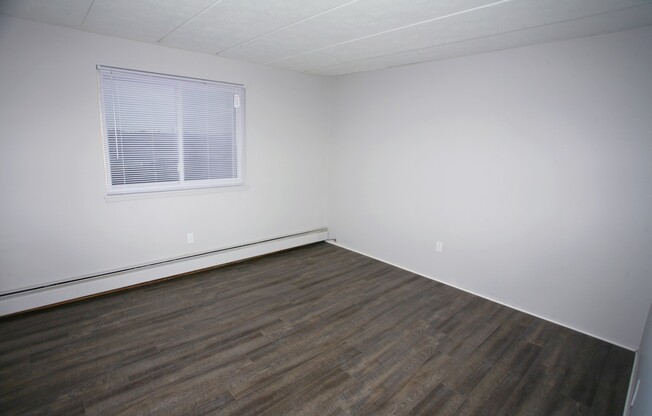 1 bed, 1 bath, 650 sqft, $999, Unit 702-R