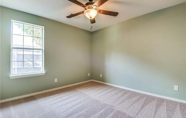 Charming 4 Bedroom 2.5 Bathroom in Denton