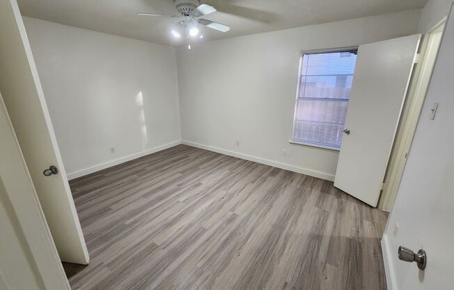 1 bed, 1 bath, 700 sqft, $999, Unit LAW11-110