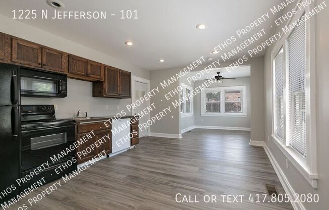 1225 N JEFFERSON