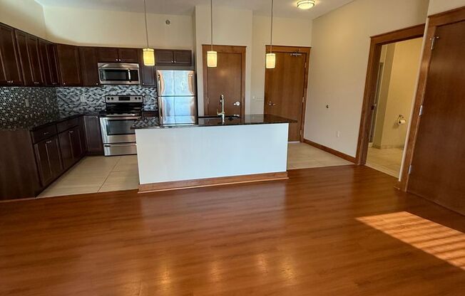 2 beds, 2 baths, $1,425, Unit 103