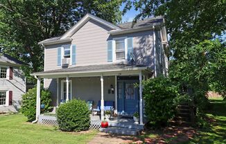 Charming Apartment in the Heart of Belmont