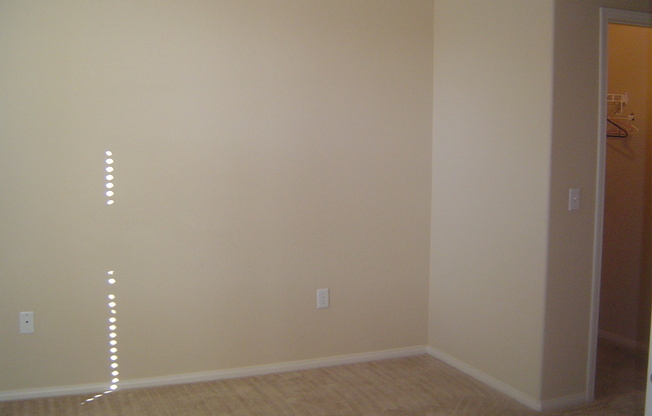 2 beds, 1 bath, $1,750, Unit # 2093