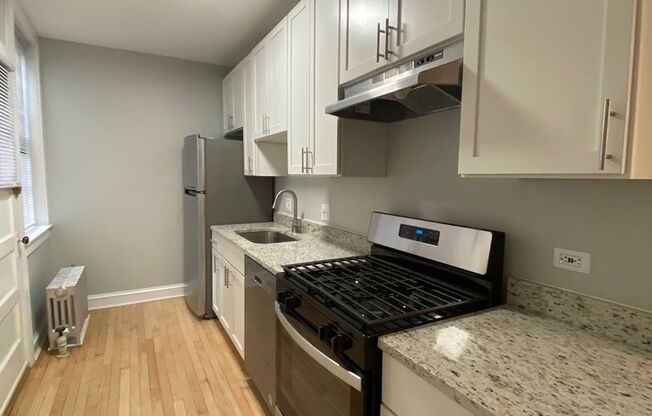 2 beds, 1 bath, $1,895, Unit 6522-3E