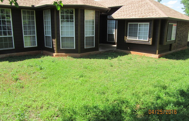 3 beds, 2 baths, $1,750